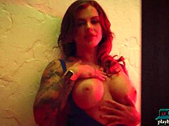 Keisha Grey和花花公子联手拍摄成熟的色情视频,包括乳房和屁股